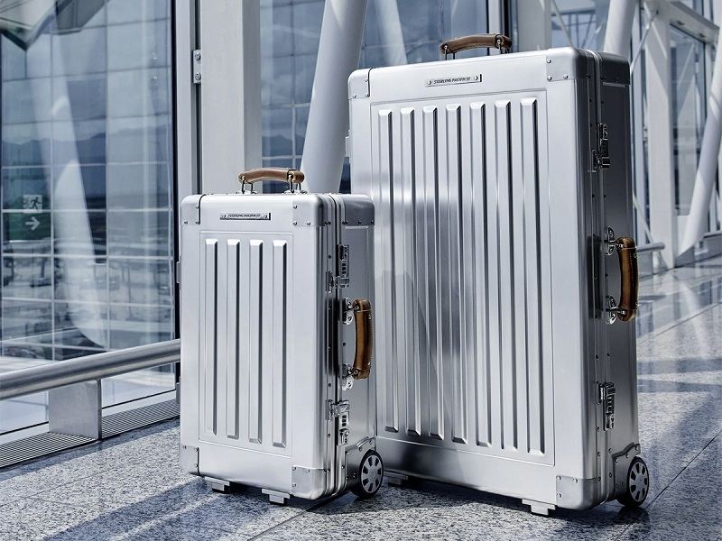 impact resista luggage; Photo source Manofmany.com. Unknown photographer