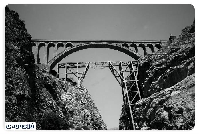 Construction of Versak bridge during the Pahlavi era
