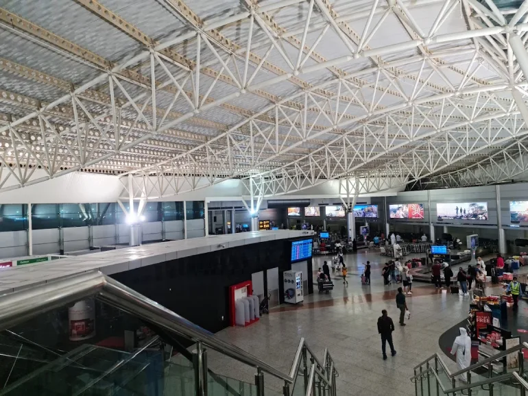 Sharjah Airport; A gateway to the world of wonders of Dubai 10 Distance from Dubai to Sharjah Airport