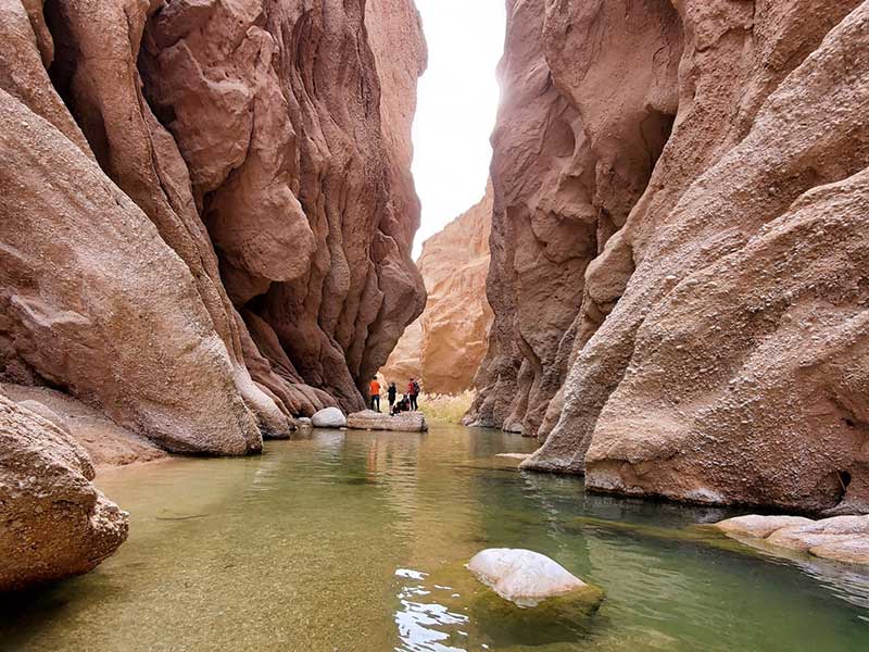 The high cliffs of Kal Jeni Tabas, photo source: Google Map, photographer: Soraya Hafezi Motlagh