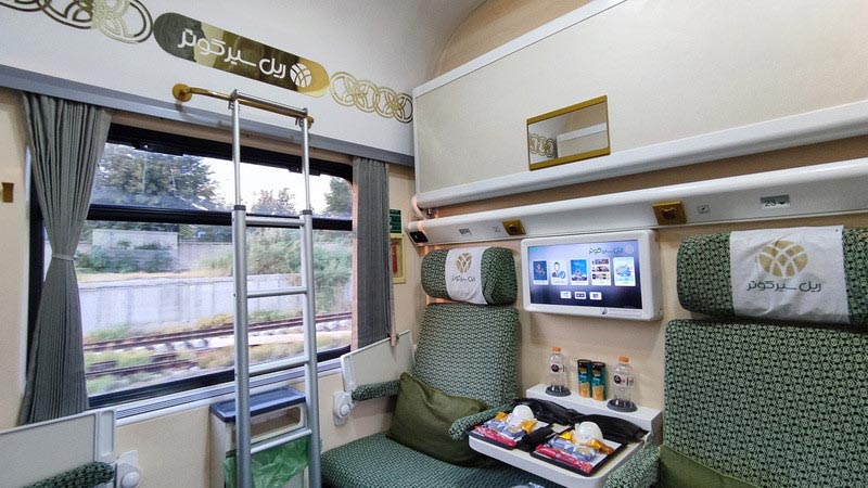 emerald train compartmes; Photo source: railseir.blog; Photographer: Unknown