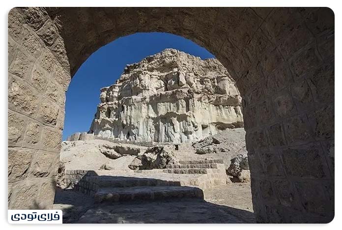 Sightseeing places in Darghan From shopping ceers to nature tourism Kharbs cave in Qeshm