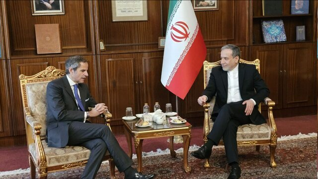 Does the agreeme between Iran and the Agency preve the issuance of a resolution in the Council of Governors?