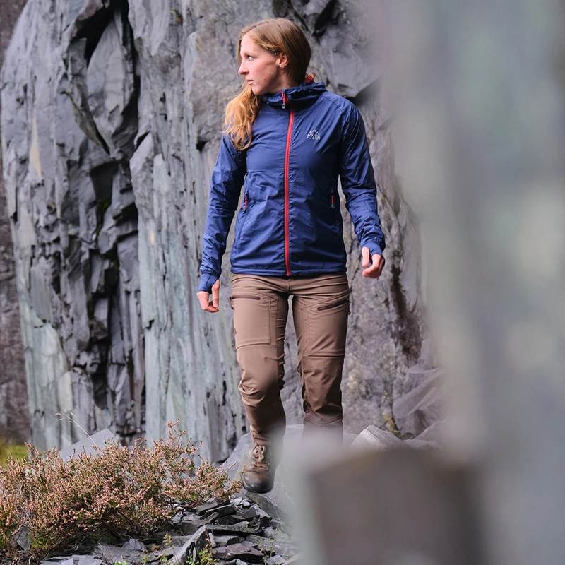 rock climbing clothing; Photo source privatesportshop.nl website. Unknown photographer