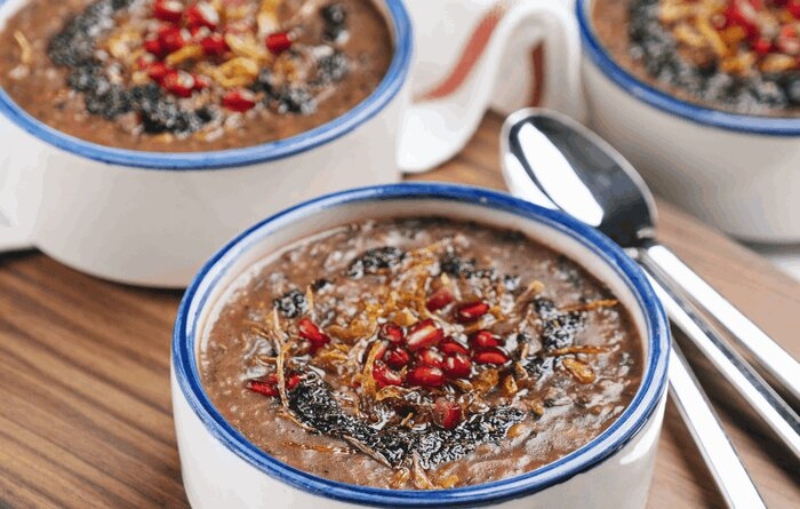 Azari sour soup garnished with pomegranate seeds; Photo source: life.irna.ir website. Photographer: Unknown