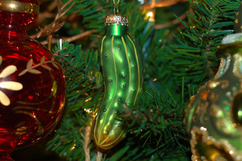 Christmas pickles; Photo source: famousinreal.life; Name of the photographer: unknown