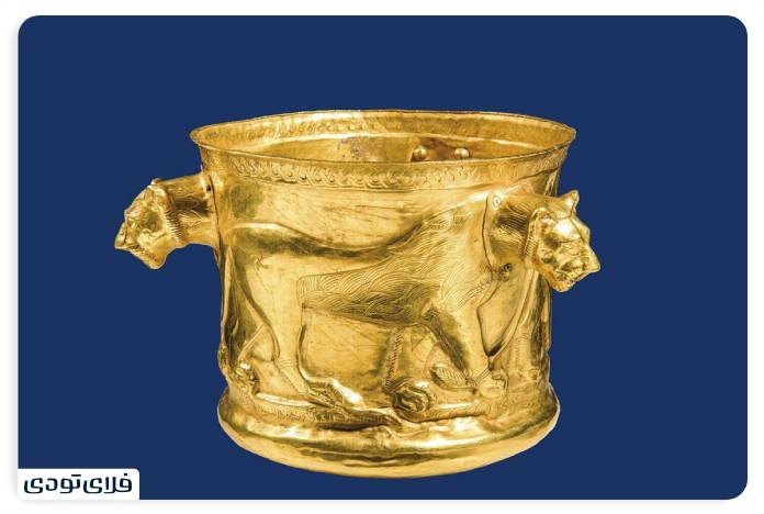 Gold and ceme dishes