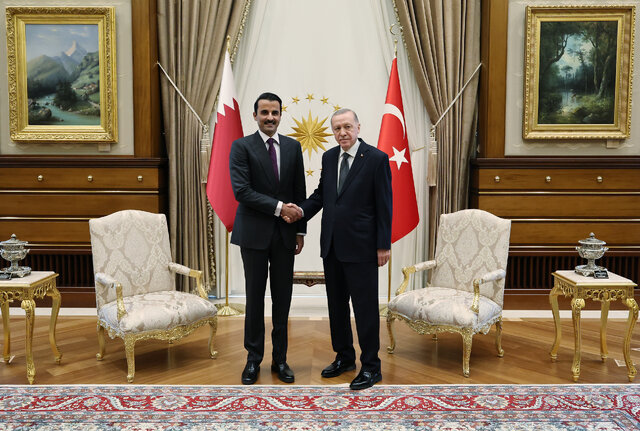 Erdogan and Emir of Qatar signed commercial and military agreements