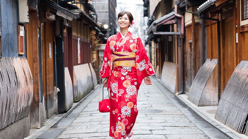 Japanese kimono {everything you need to know about this traditional Japanese clothing}