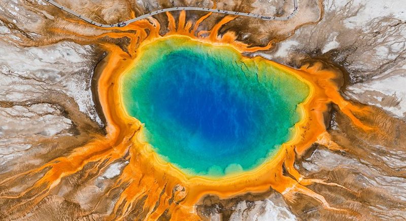 Large prismatic fountain, source: space, photographer: Peter Adams