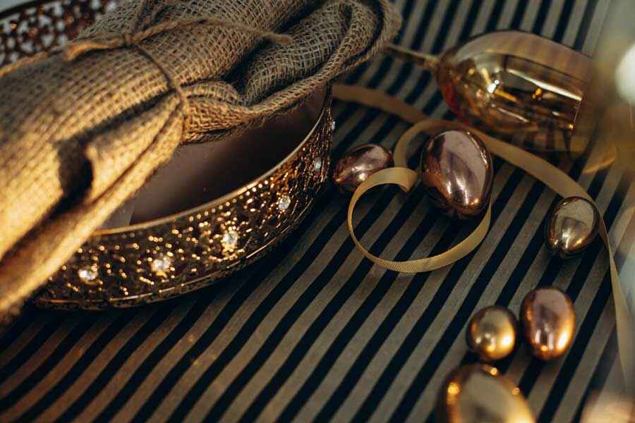 Buying women's gold