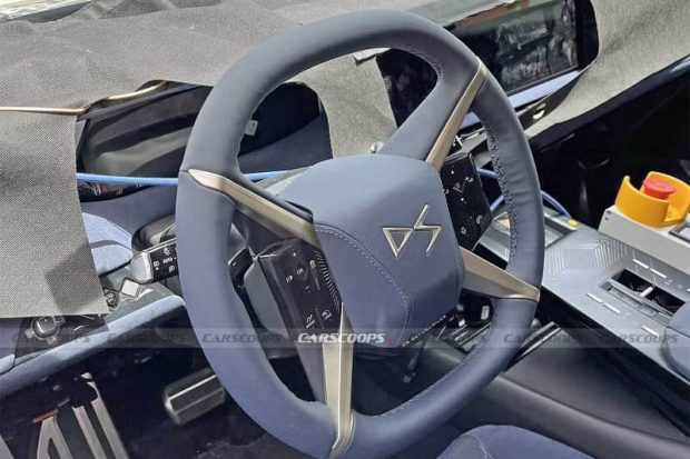 DS 8 SUV cabin view