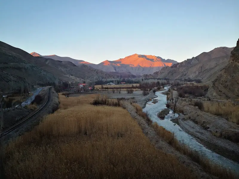 Zarin Dasht village at sunset; Photo source: Google Maps, photographer: Alireza Ahmadi