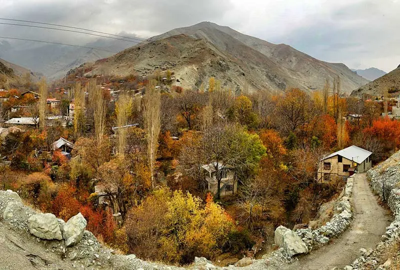 aerial photo of Fashm village in autumn; Photo source: Google Maps, photographer: Mohsen Ahmadi