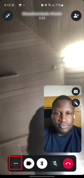 Making a group audio and video call on WhatsApp