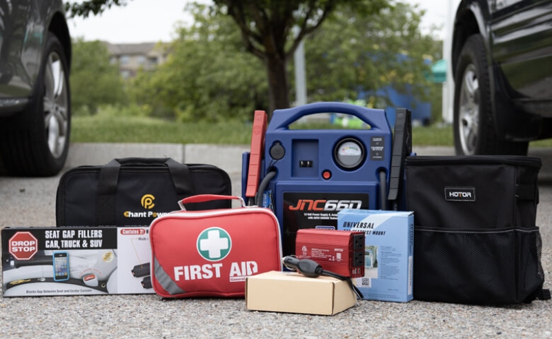 car safety equipme on the trip; Photo source: emdadkhodroharaz.ir. Photographer: Unknown