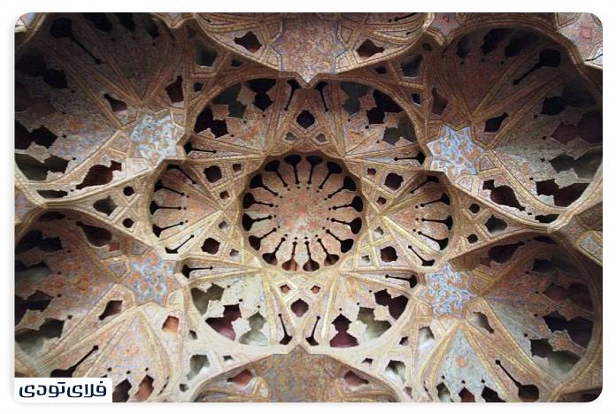 Aali Qapu architectural style; Glory in bricks and tiles