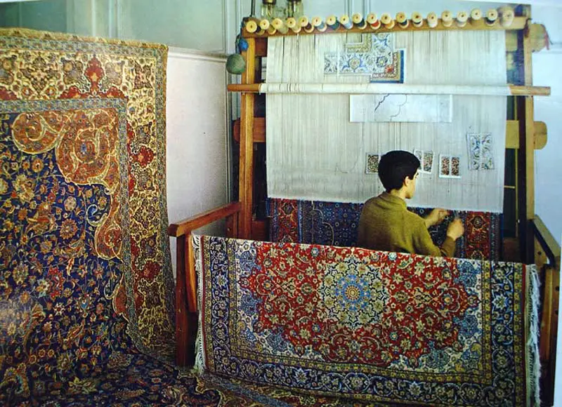 Klaus' photo from the carpet workshop in the 1950s