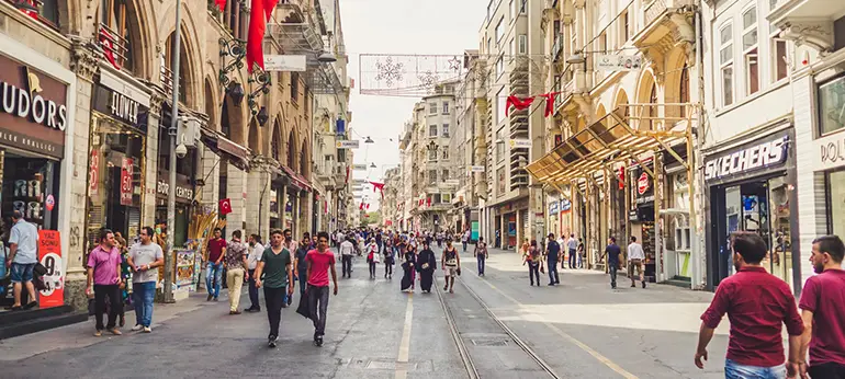Esteghlal Street, Istanbul
