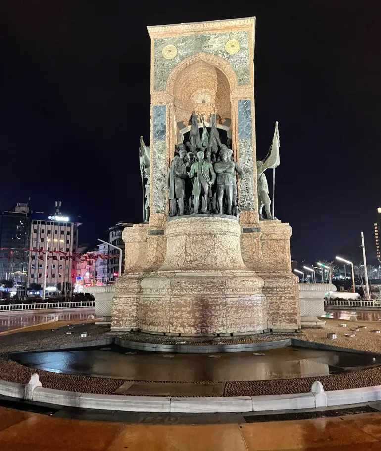 Republic Monume