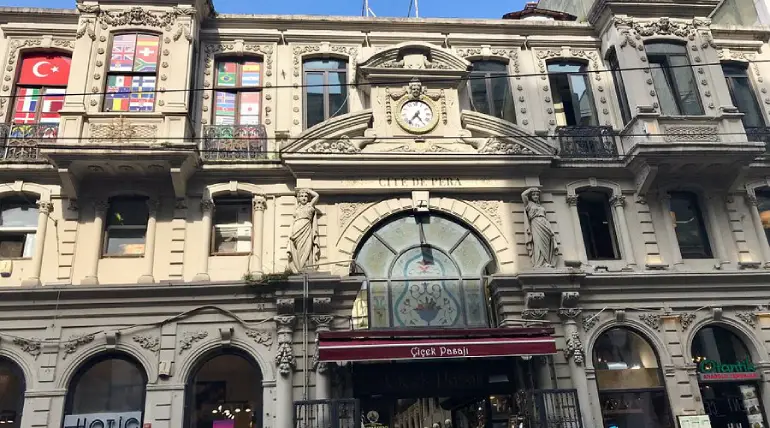 Flower Passage (Çiçek Pasajı)