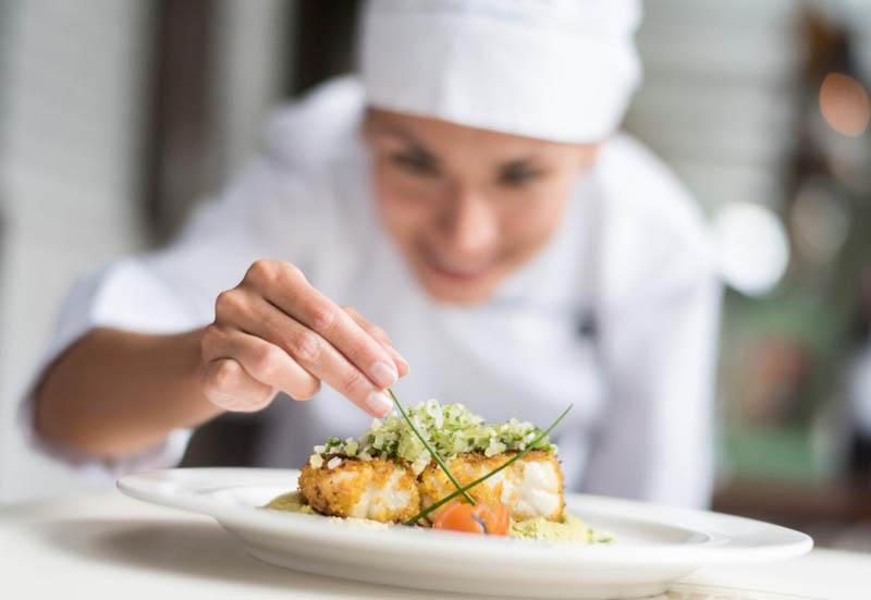 food garnish by the chef; Photo source: The Independe; Name of the photographer: unknown