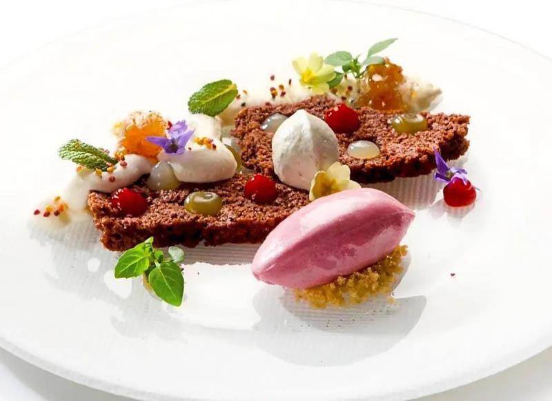 food with colorful vegetable garnish; Photo source: The Star; Name of the photographer: unknown