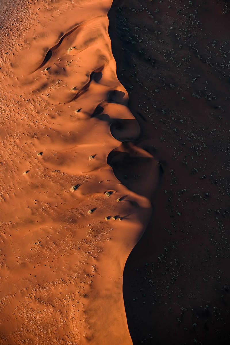 Light changes on the sand texture of the Namib desert 