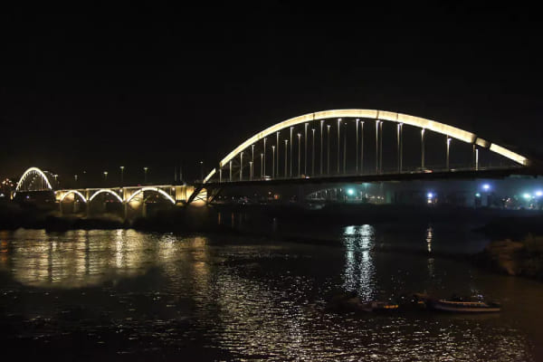Sefid Bridge, one of the sights of Ahvaz at night