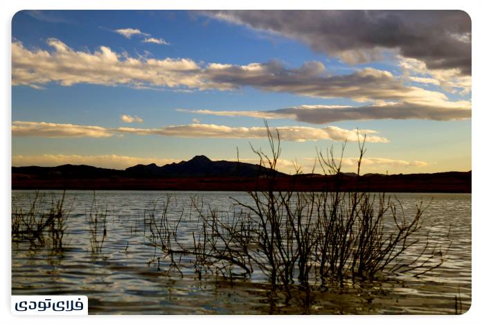 Panzdeh Khordad dam lake 