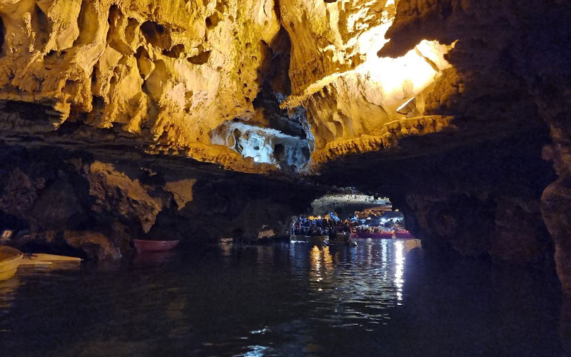 Boat ride in Ali Sadr Cave, photo source: Google Map, photographer: Mohammad Jaber