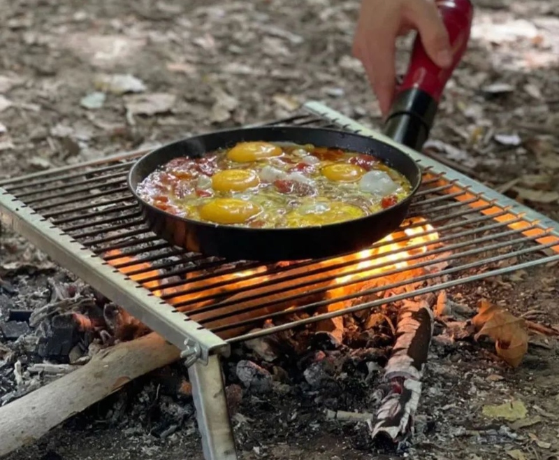 cooking in nature; Photo source: simurgh-shop.ir site. Photographer: Unknown
