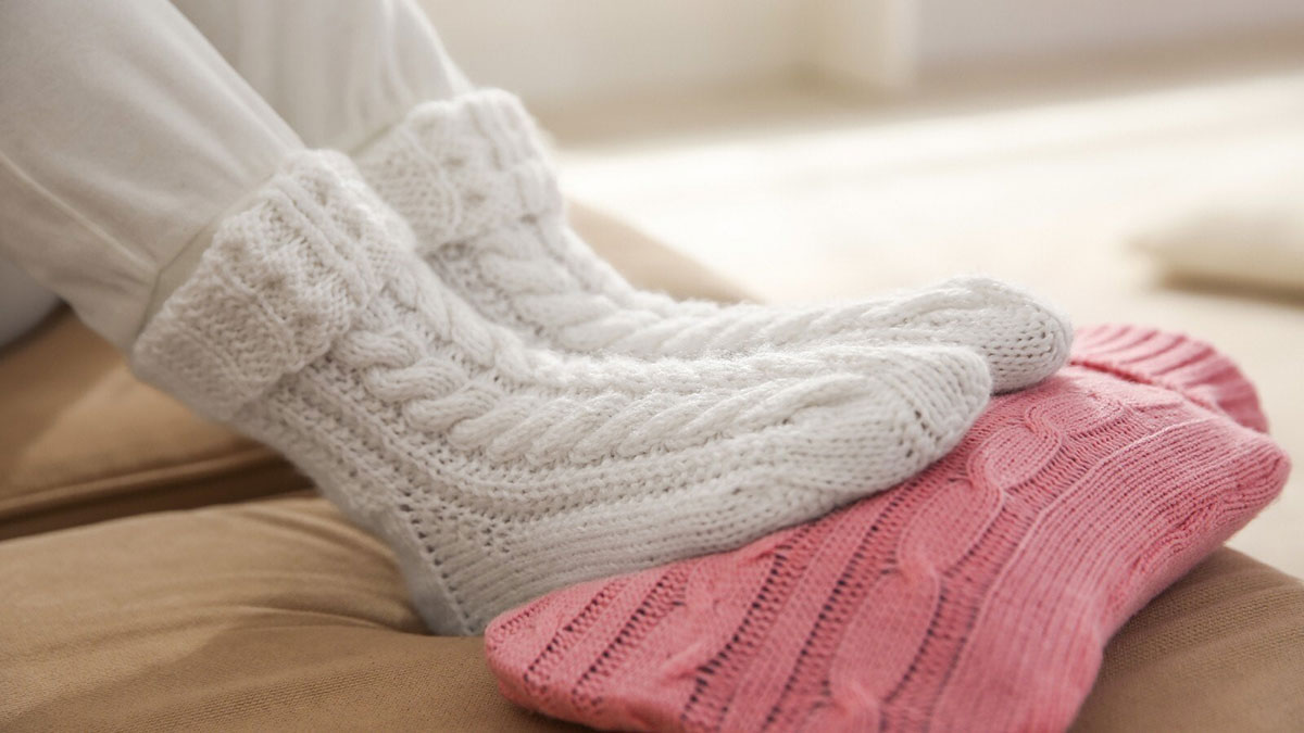 Treatme of cold feet in women
