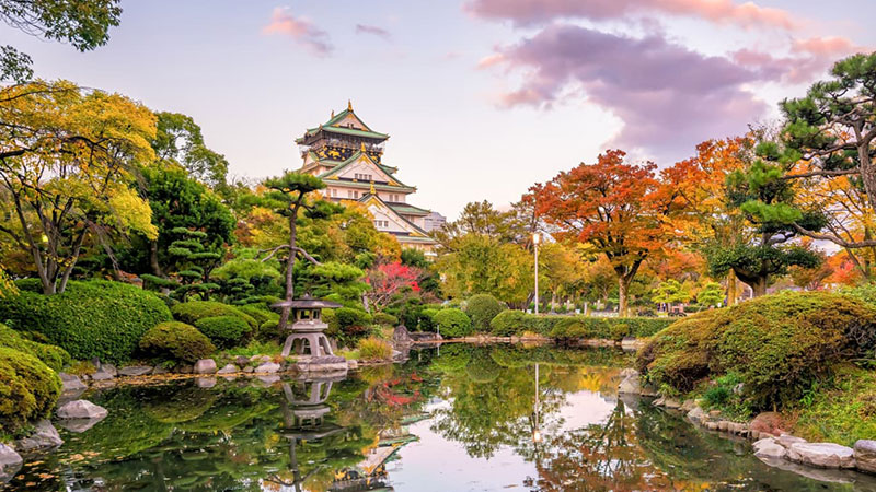  The city of Osaka is one of the most spectacular tourist attractions in Japan
