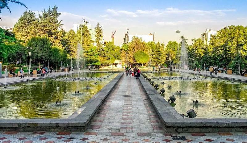 The greenery and water features of Niavaran Park. Source: Google Map; Photographer: Araz Maashlu