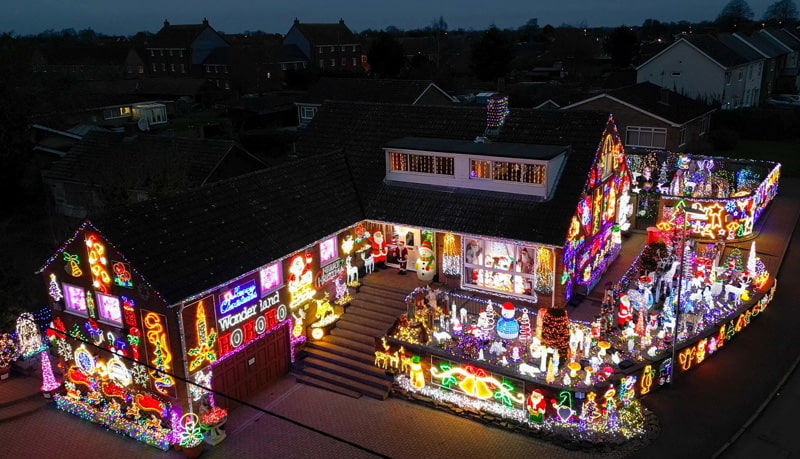Christmas lights display at a house in Cambridgeshire to raise money for charities in England; Source: theguardian; Photographer: Joe Giddens