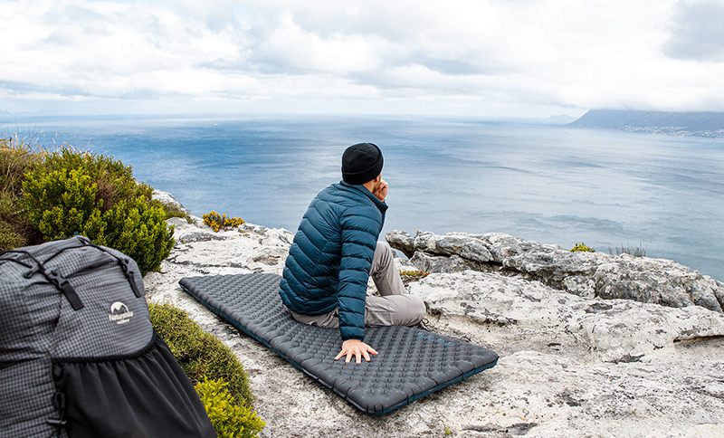 Inflatable travel mat on the beach. Source: paeezcamp.ir website; Photographer: Unknown