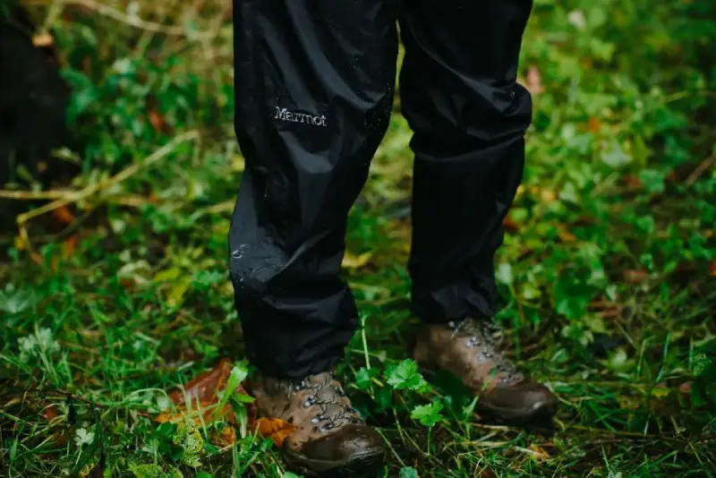 Marmot brand black rain pas. Source: finalsales.shop website; Photographer: Unknown