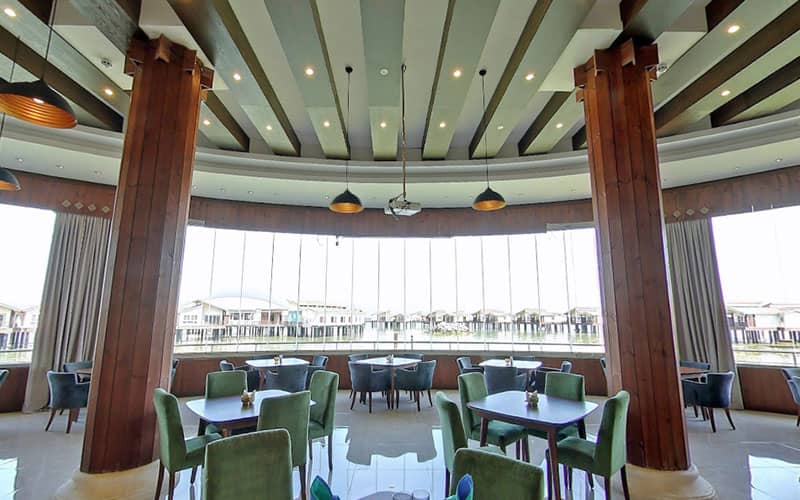   Ierior of Taraj Kish Hotel restaura