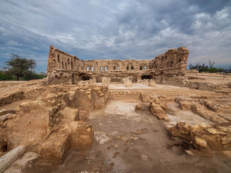 Two Mihrabeh Mosque, photo source: visitkong, photographer: unknown