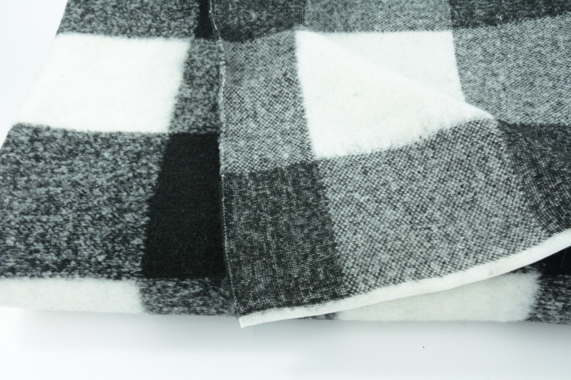 Charkhona wool fabric; Photo source: drecotton.pl. Photographer: Unknown