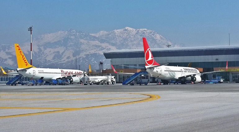 Van Airport Information