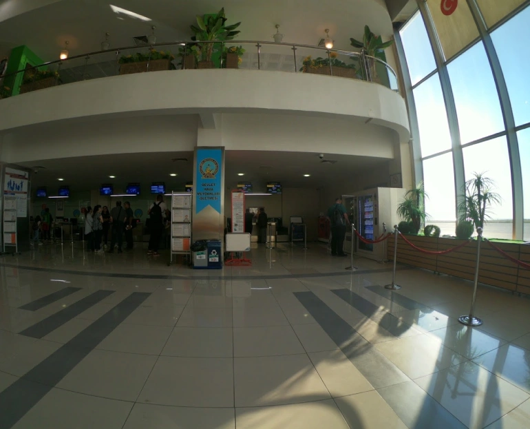 Van airport facilities
