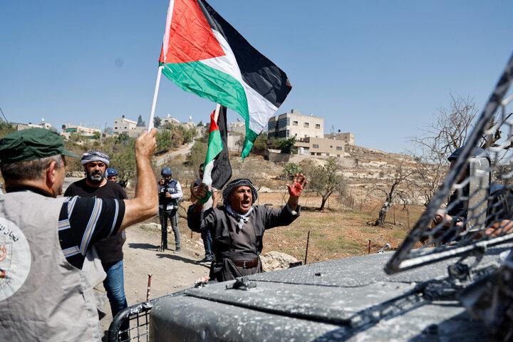 Middle East Eye: Facebook has become an advertising platform to collect funds for the Israeli army