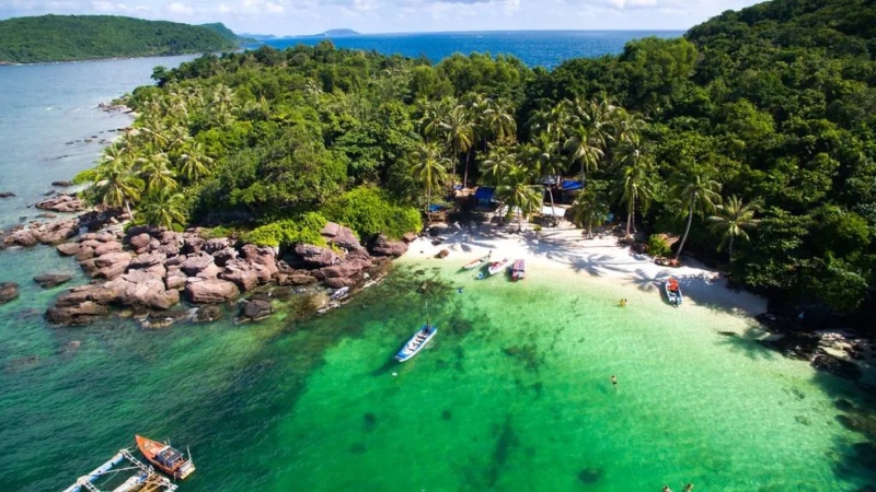 the coast of Vietnam; Photo source: timeout.com. Photographer: shutterstock