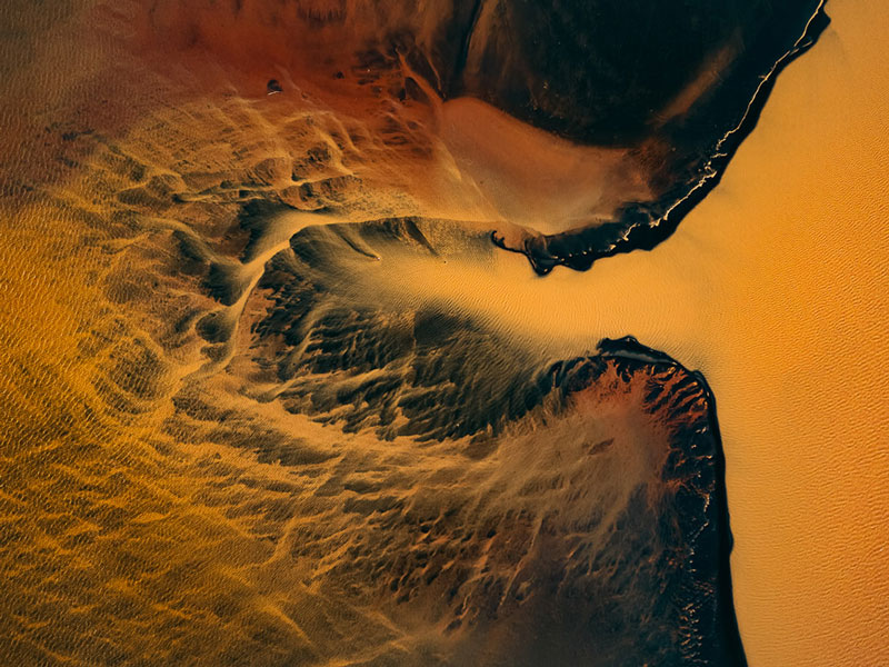 Aerial photo of an estuary in Iceland; Photo source: 121clicks.com; Photographer: Tom Hagen