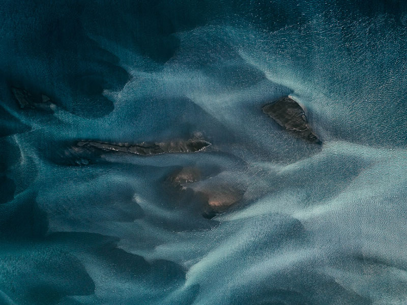 Aerial photo of waves in Iceland; Photo source: 121clicks.com; Photographer: Tom Hagen