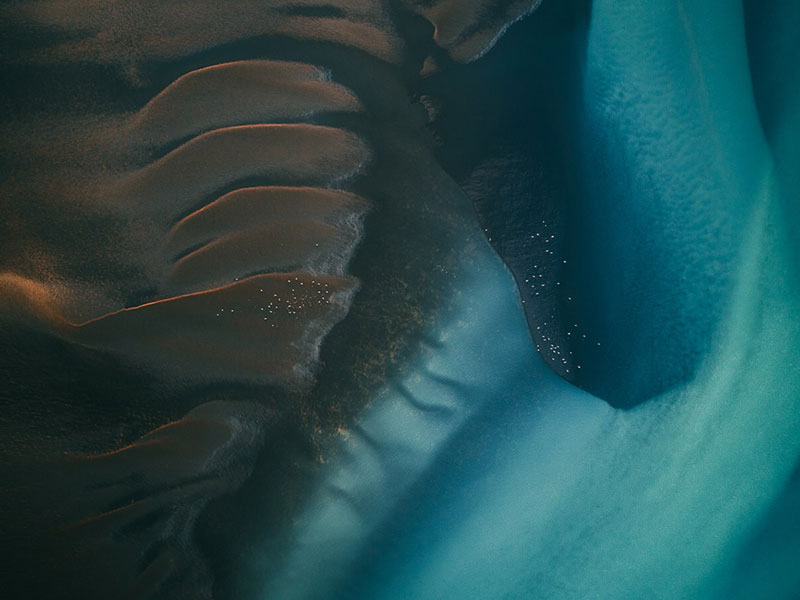 Aerial photo of Iceland's nature; Photo source: 121clicks.com; Photographer: Tom Hagen