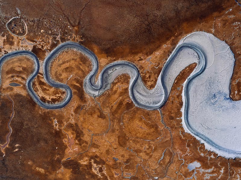 Aerial photo of a river in Iceland; Photo source: 121clicks.com; Photographer: Tom Hagen
