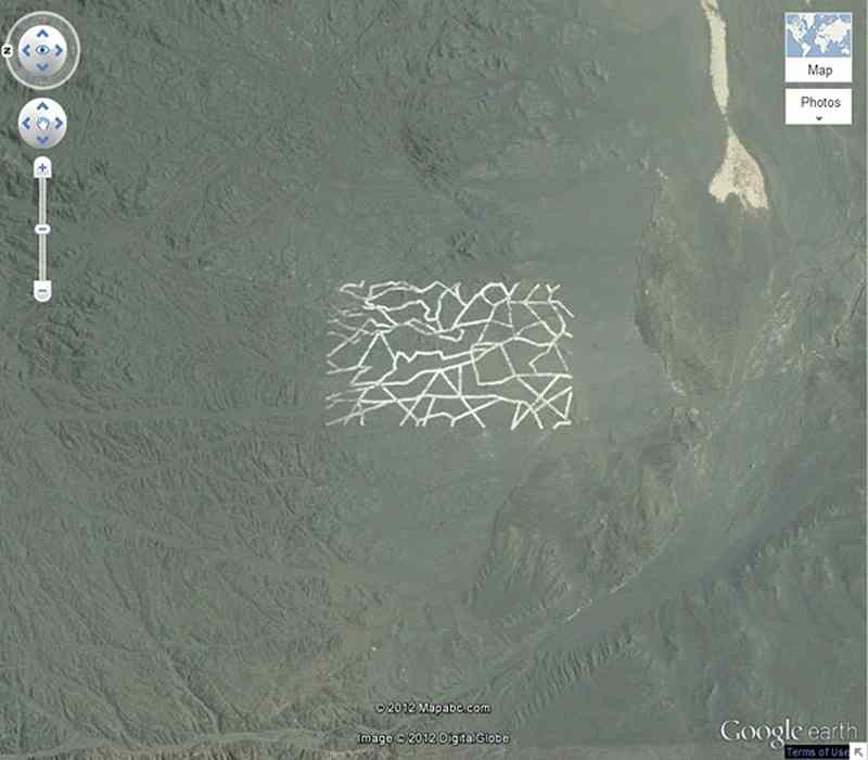 Carved patterns in the Gobi desert, photo source: Digital Globe, photographer: unknown